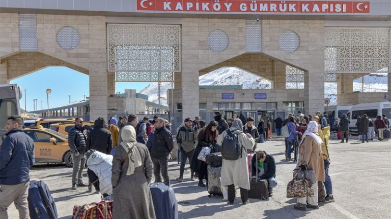 Americans in more than a dozen Middle East nations urged to flee